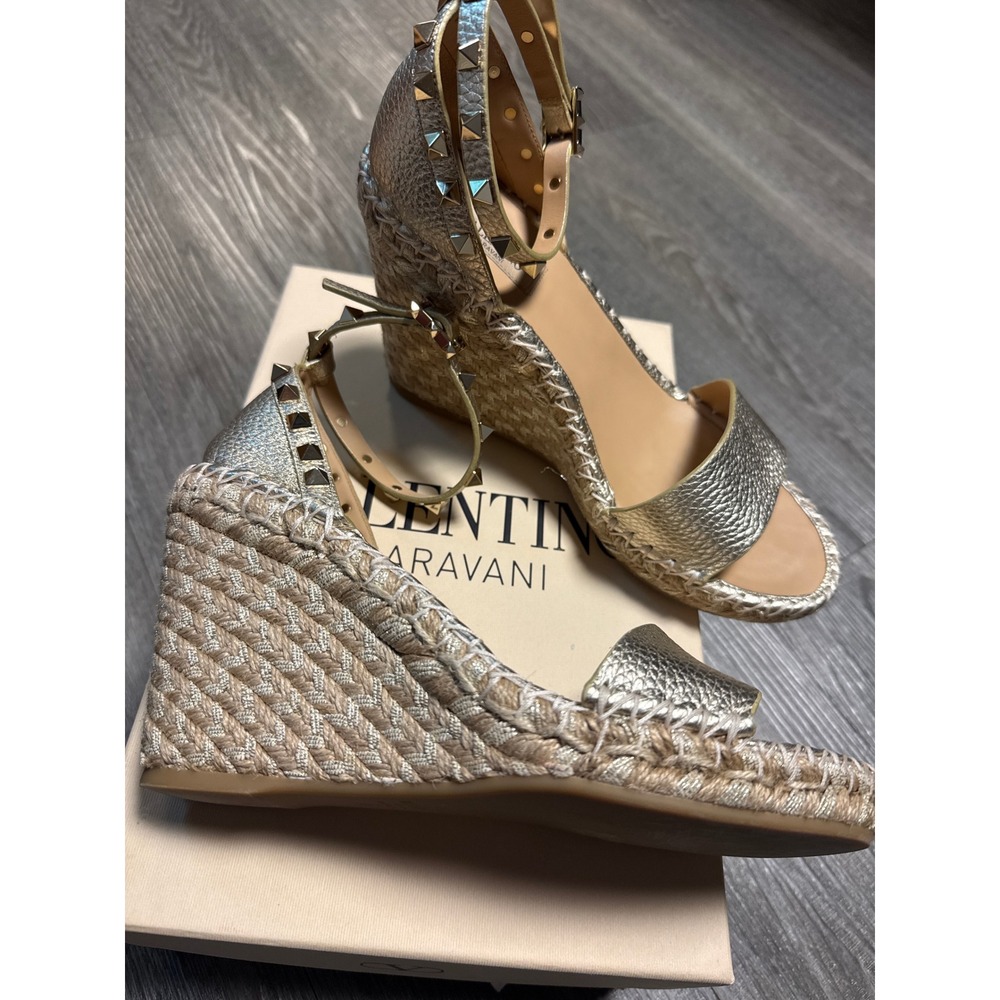 Valentino Garavani Rockstud Double Metallic Gold Espadrille Wedge Sandals 39